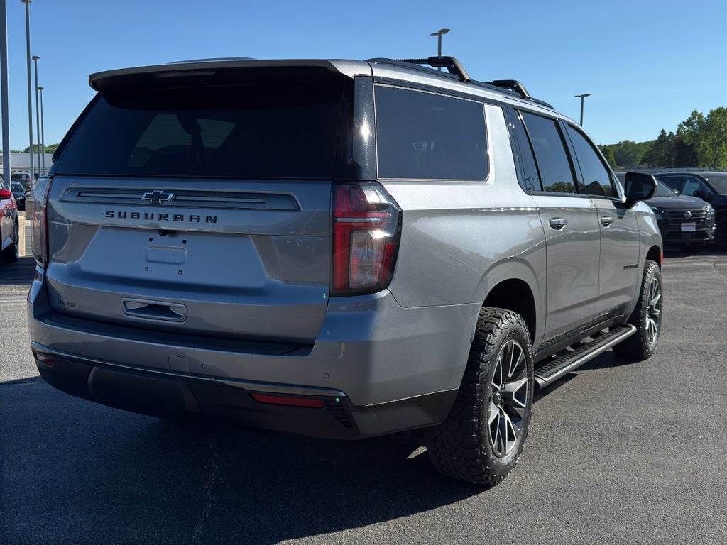 2022 Chevrolet Suburban 4WD Z71