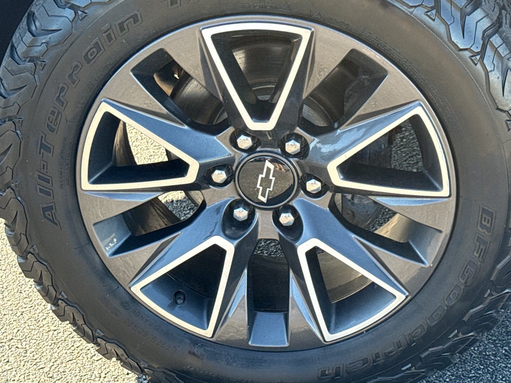 2022 Chevrolet Suburban 4WD Z71
