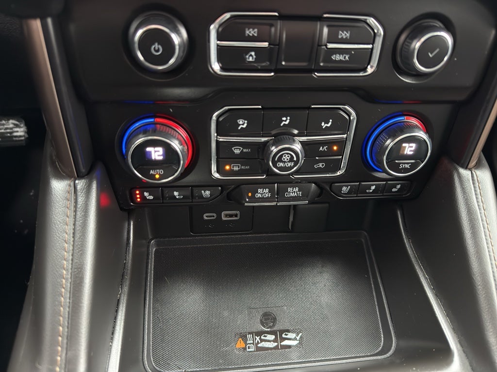 2023 Chevrolet Suburban 4WD High Country