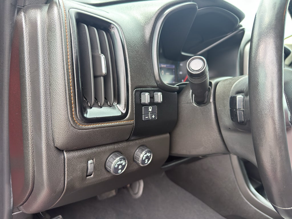 2021 GMC Canyon Crew Cab Short Box 4-Wheel Drive AT4 w/Leather