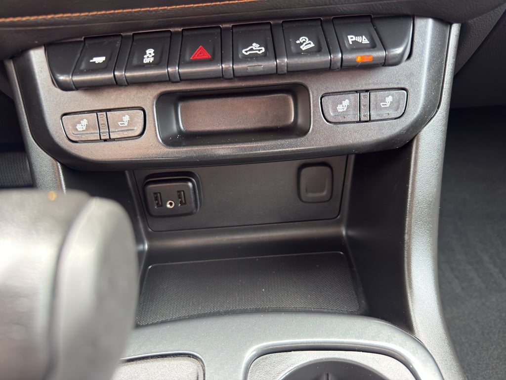 2021 GMC Canyon Crew Cab Short Box 4-Wheel Drive AT4 w/Leather