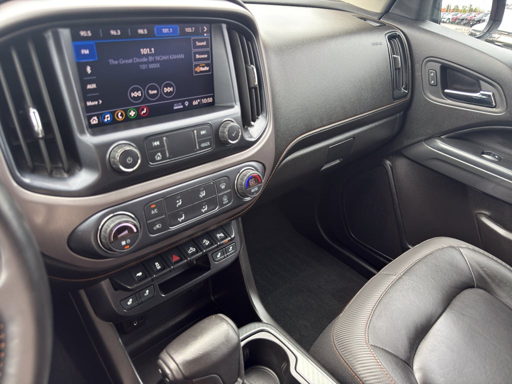 2021 GMC Canyon Crew Cab Short Box 4-Wheel Drive AT4 w/Leather