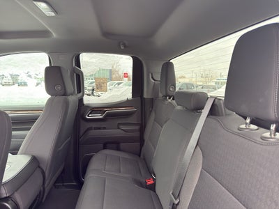 2022 GMC Sierra 1500 Double Cab Standard Box 4-Wheel Drive SLE