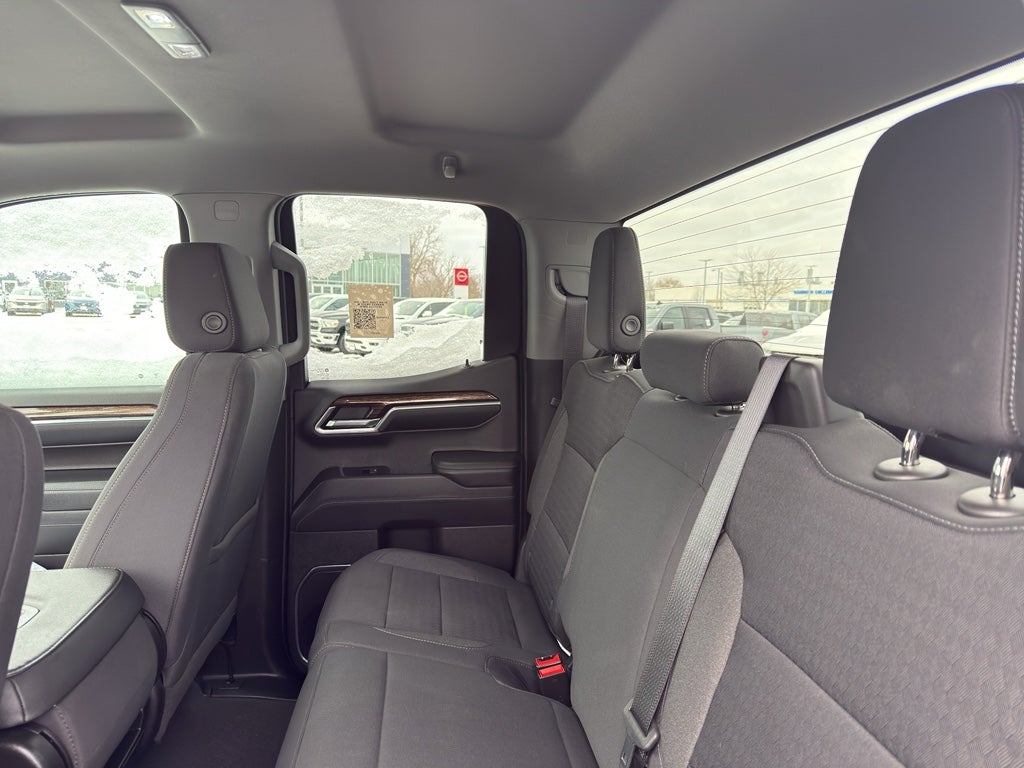 2022 GMC Sierra 1500 Double Cab Standard Box 4-Wheel Drive SLE