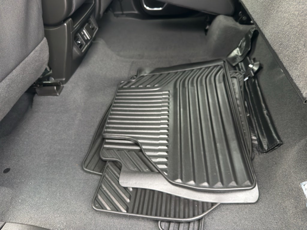 2022 GMC Sierra 1500 Double Cab Standard Box 4-Wheel Drive SLE