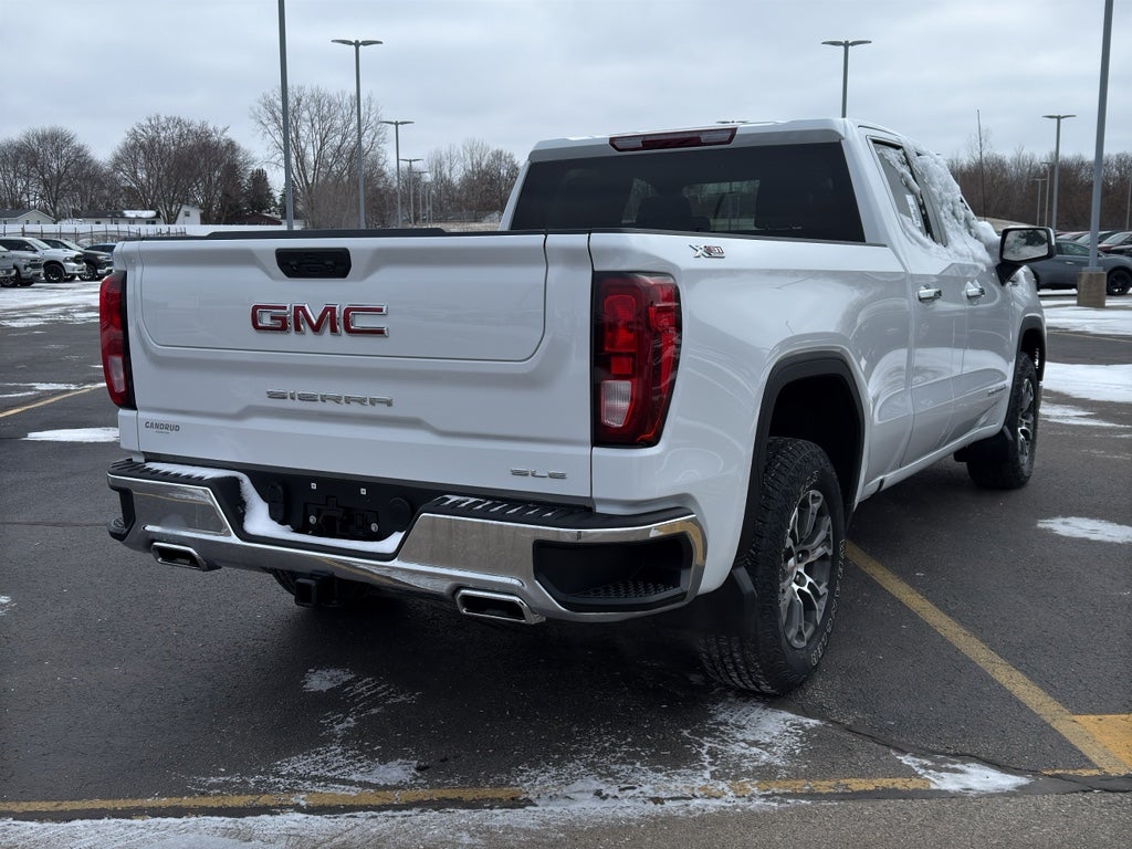 2022 GMC Sierra 1500 Double Cab Standard Box 4-Wheel Drive SLE