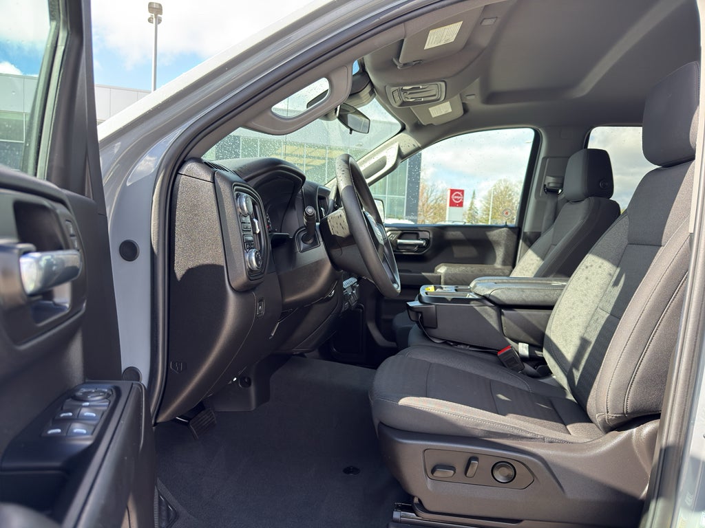 2024 GMC Sierra 1500 Crew Cab Short Box 4-Wheel Drive Pro