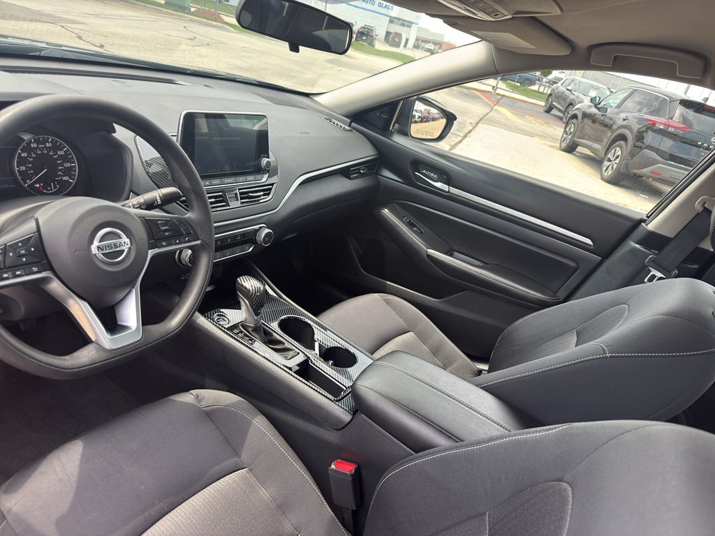 2022 Nissan Altima 2.5 SV Sedan