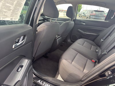 2022 Nissan Altima 2.5 SV Sedan