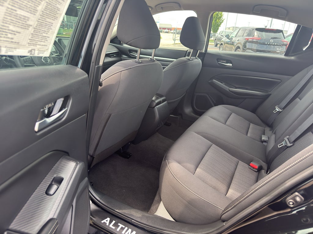 2022 Nissan Altima 2.5 SV Sedan