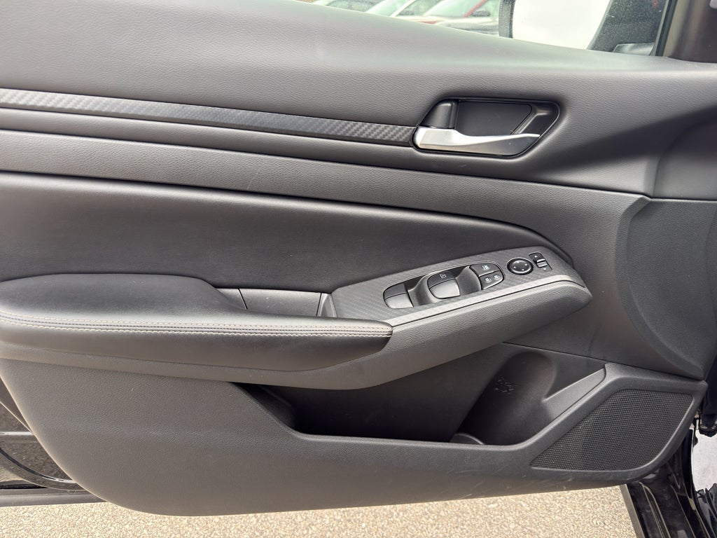 2024 Nissan Altima 2.5 SV Sedan