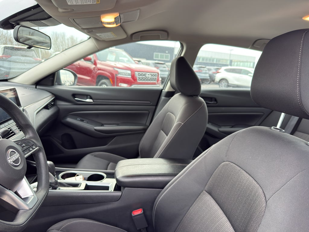 2024 Nissan Altima 2.5 SV Sedan