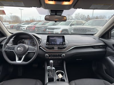 2024 Nissan Altima 2.5 SV Sedan