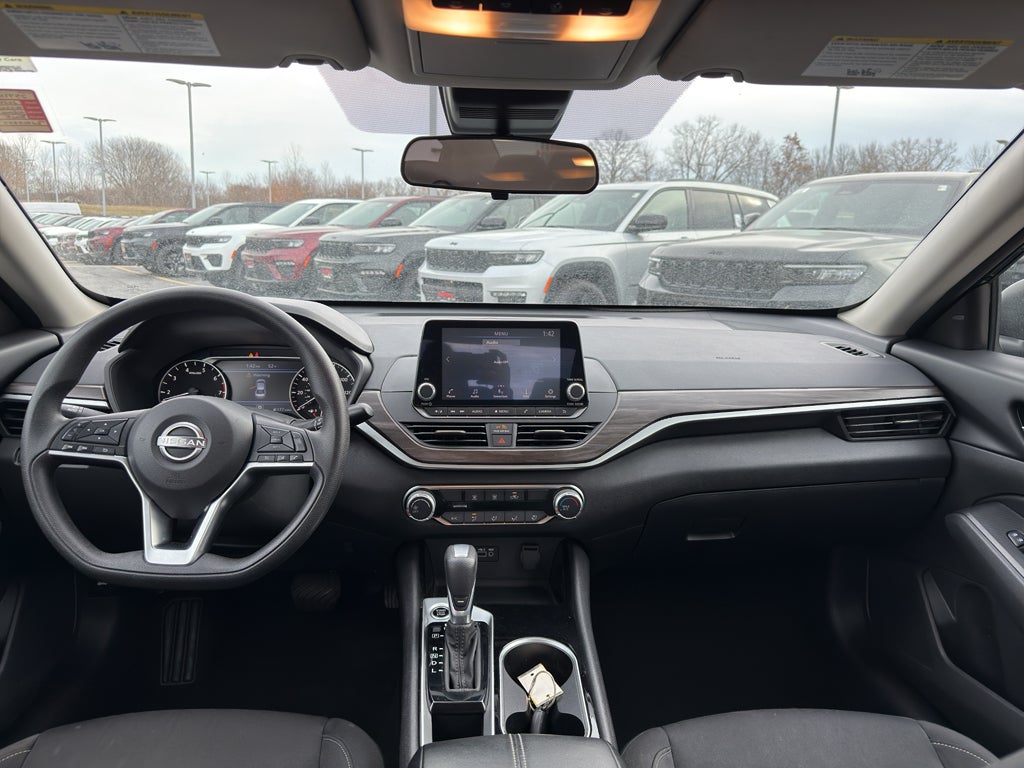 2024 Nissan Altima 2.5 SV Sedan