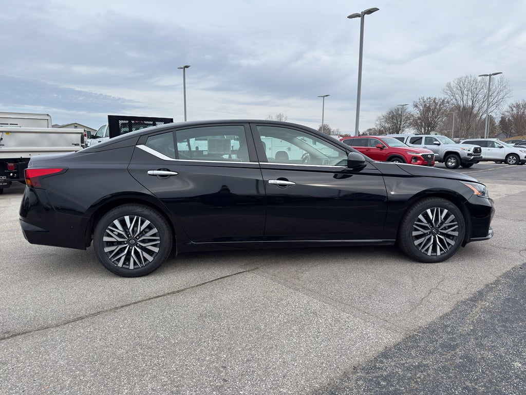 2024 Nissan Altima 2.5 SV Sedan