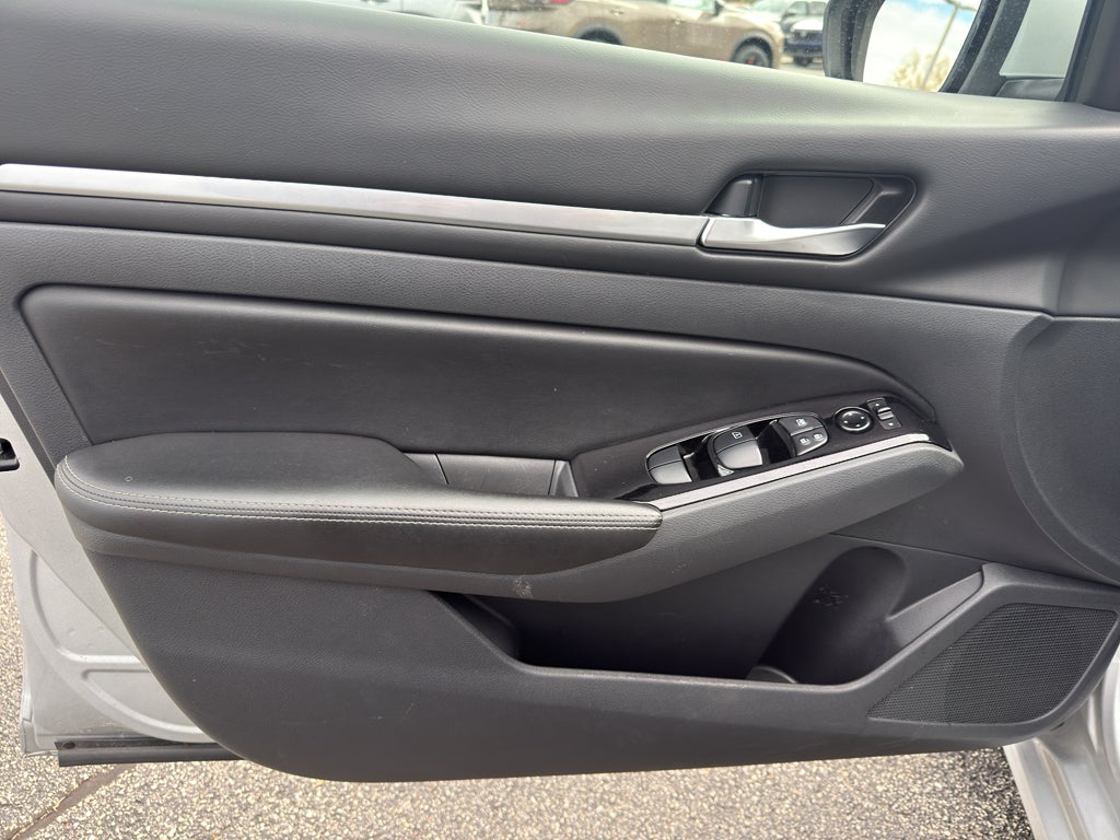2023 Nissan Altima 2.5 SV Sedan