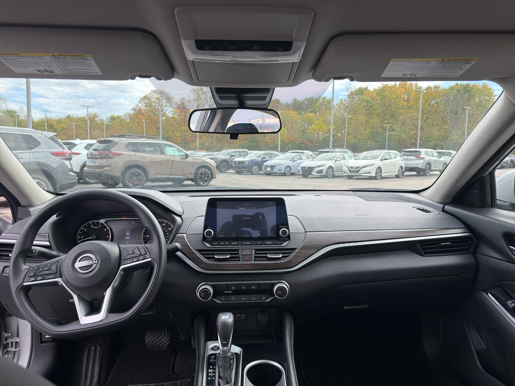 2023 Nissan Altima 2.5 SV Sedan