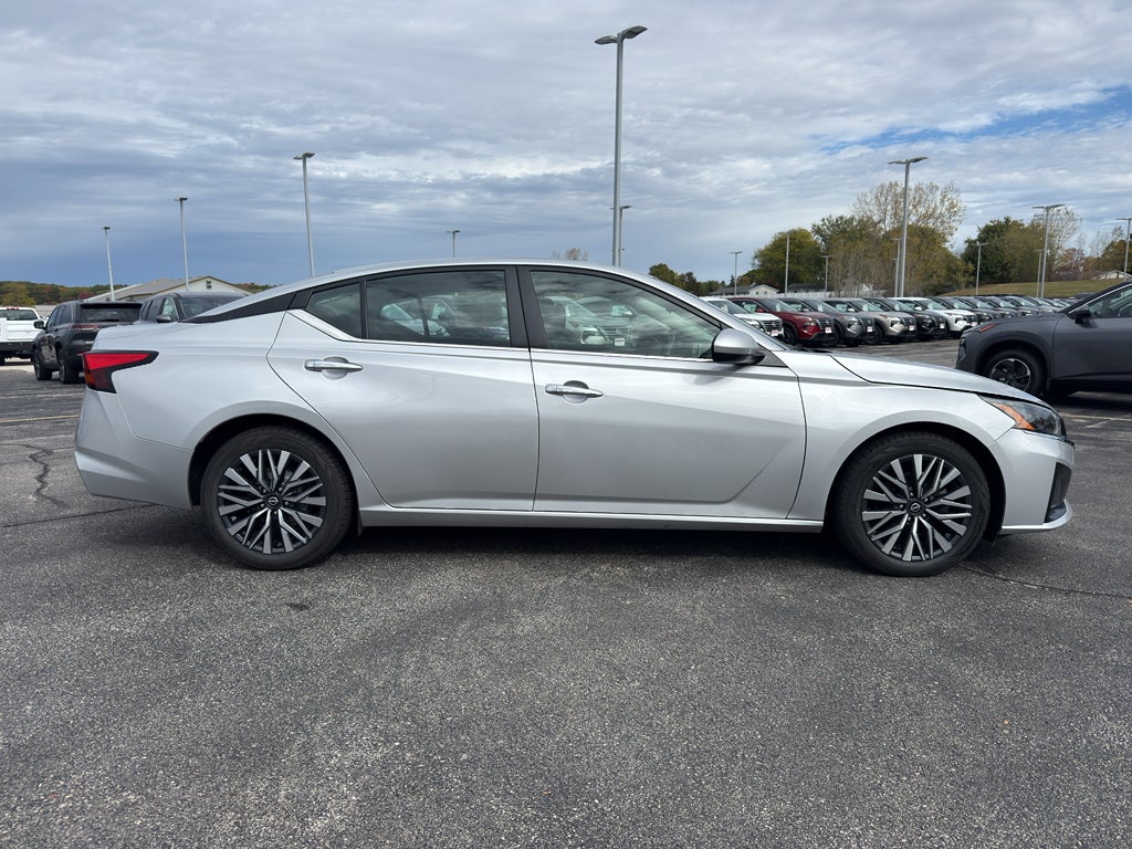 2023 Nissan Altima 2.5 SV Sedan