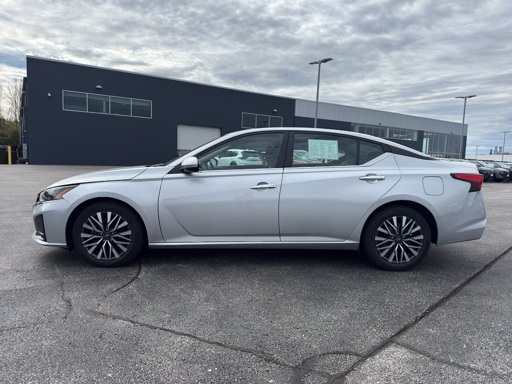 2023 Nissan Altima 2.5 SV Sedan