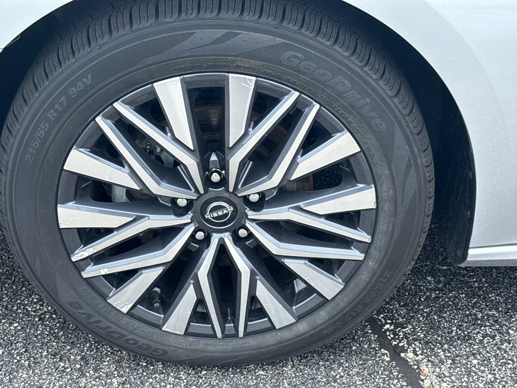 2023 Nissan Altima 2.5 SV Sedan