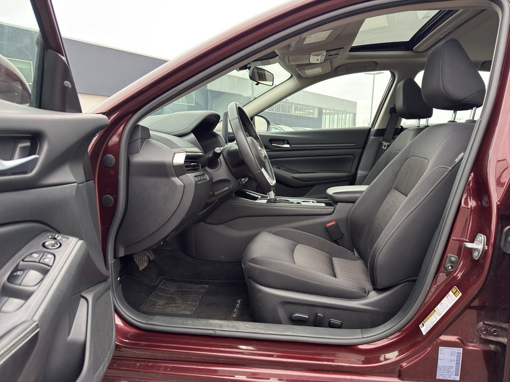2024 Nissan Altima 2.5 SV Sedan