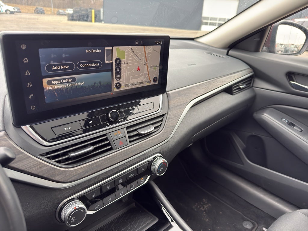 2024 Nissan Altima 2.5 SV Sedan