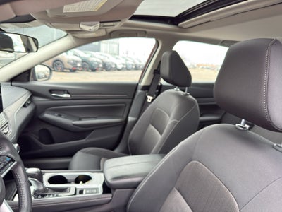 2024 Nissan Altima 2.5 SV Sedan