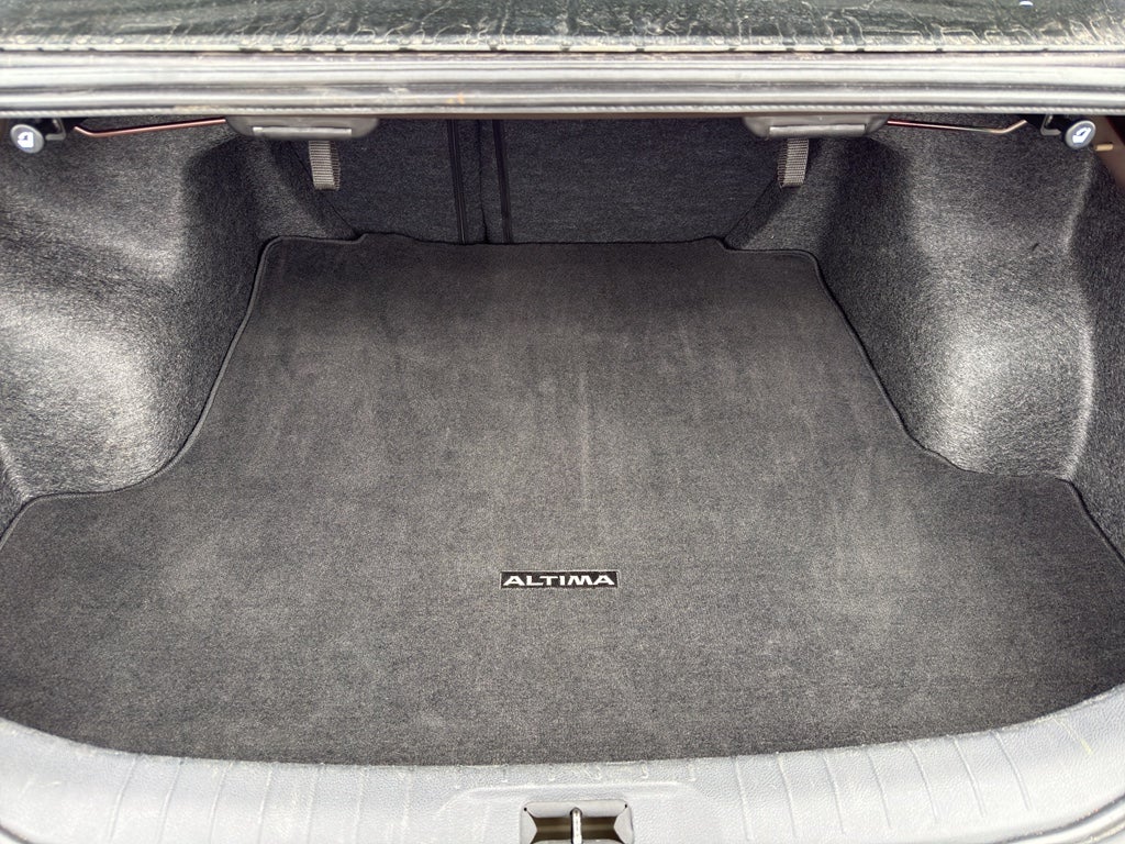 2024 Nissan Altima 2.5 SV Sedan