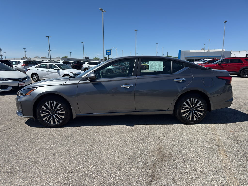 2023 Nissan Altima 2.5 SV AWD Sedan