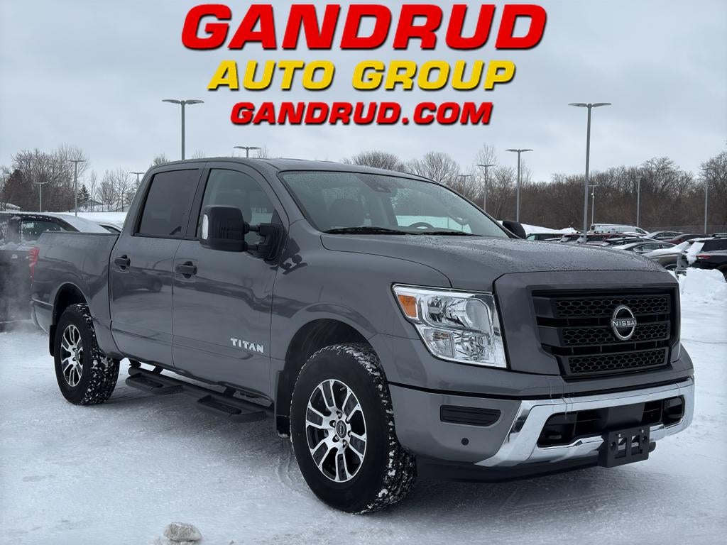 2024 Nissan Titan 4x4 Crew Cab SV