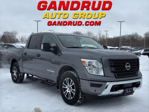 2024 Nissan Titan 4x4 Crew Cab SV