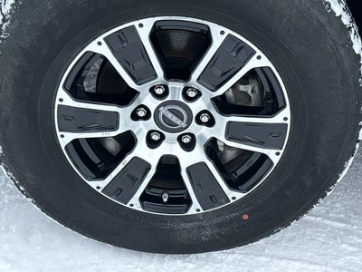 2024 Nissan Titan 4x4 Crew Cab SV