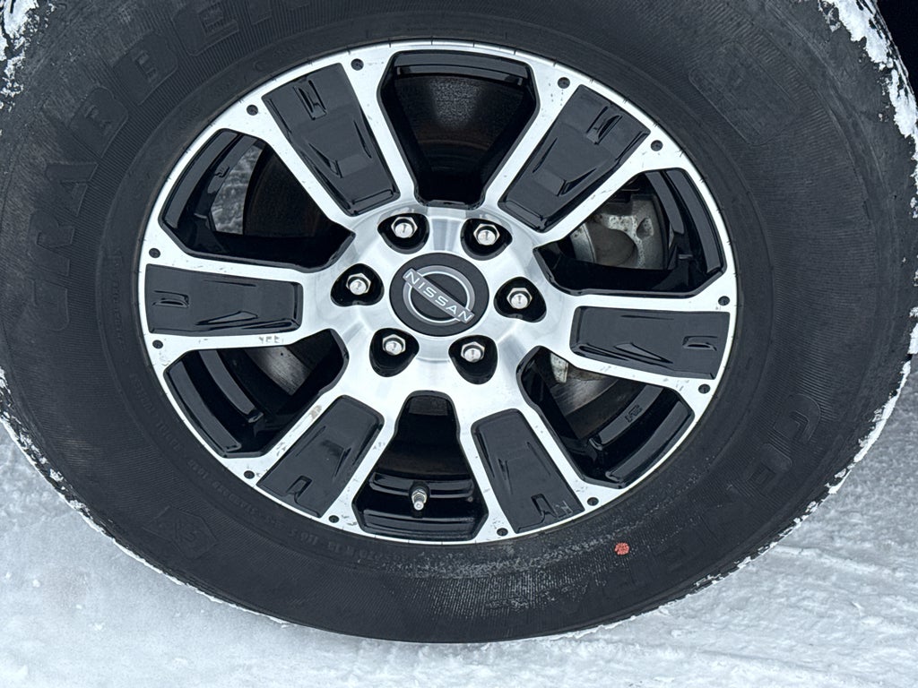 2024 Nissan Titan 4x4 Crew Cab SV