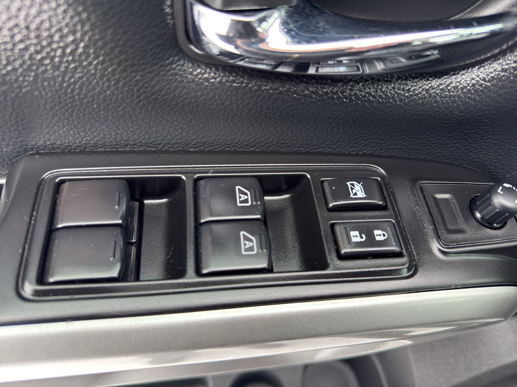 2024 Nissan Titan 4x4 Crew Cab SV