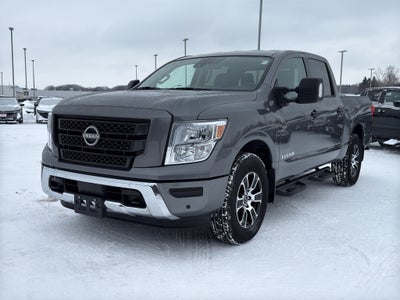 2024 Nissan Titan 4x4 Crew Cab SV