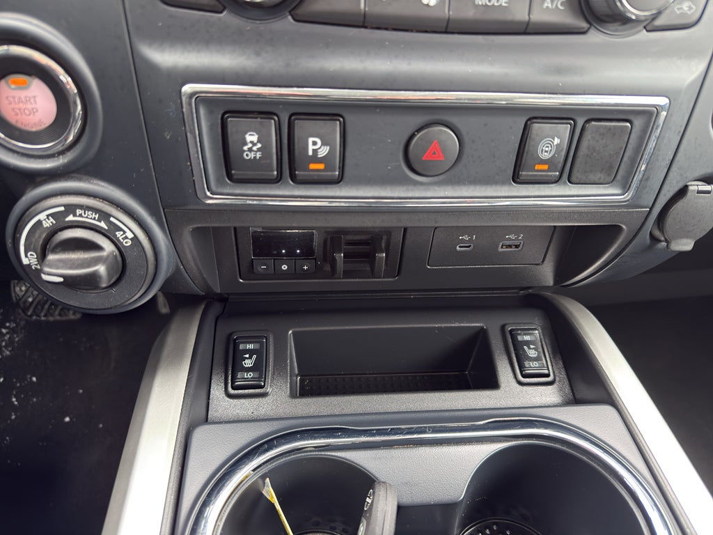 2024 Nissan Titan 4x4 Crew Cab SV