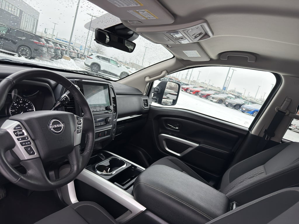2024 Nissan Titan 4x4 Crew Cab SV