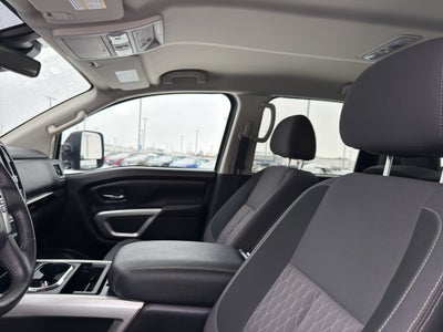 2024 Nissan Titan 4x4 Crew Cab SV