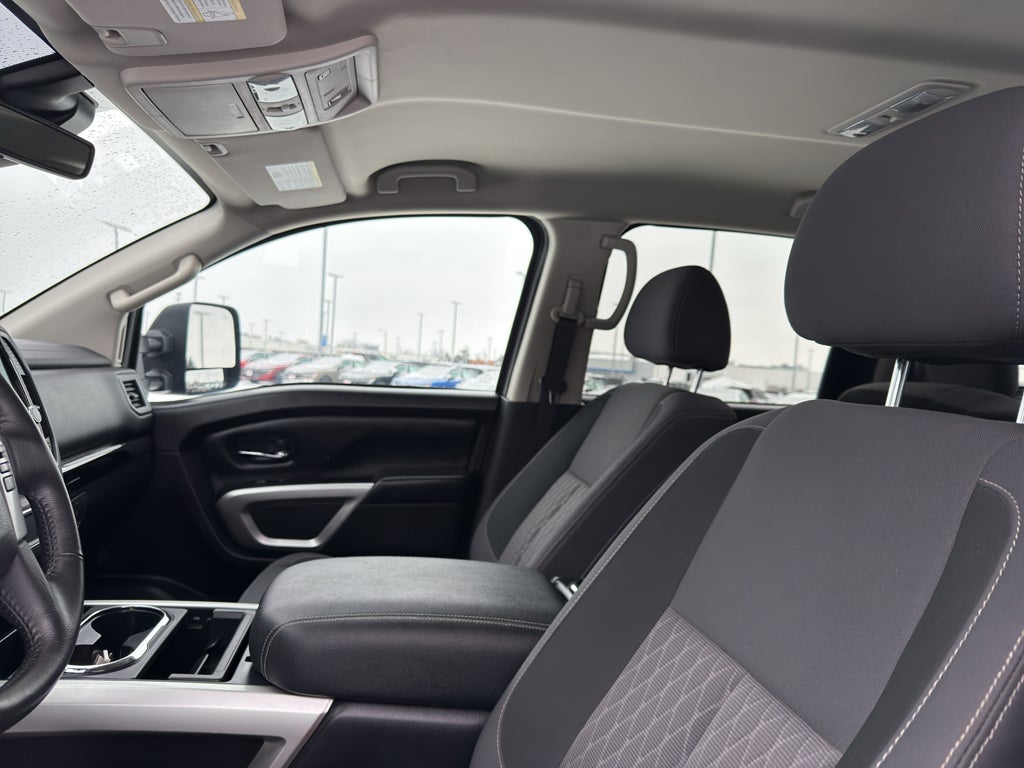 2024 Nissan Titan 4x4 Crew Cab SV