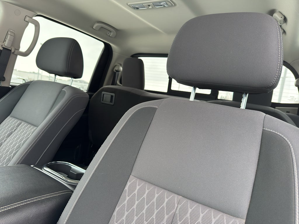 2024 Nissan Titan 4x4 Crew Cab SV