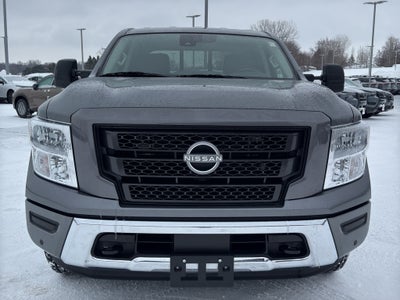 2024 Nissan Titan 4x4 Crew Cab SV