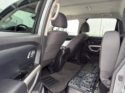 2024 Nissan Titan 4x4 Crew Cab SV