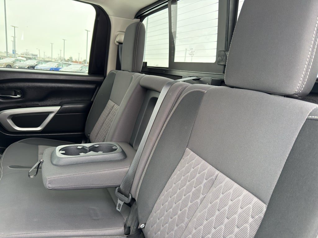 2024 Nissan Titan 4x4 Crew Cab SV