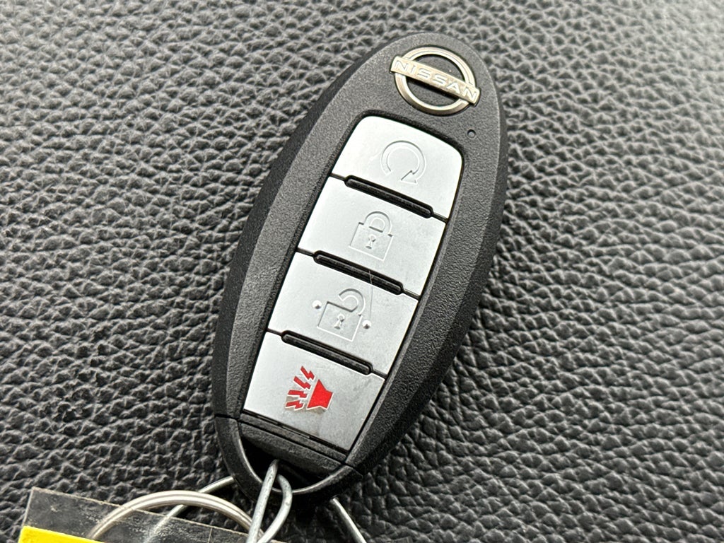 2024 Nissan Titan 4x4 Crew Cab SV