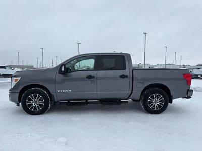 2024 Nissan Titan 4x4 Crew Cab SV