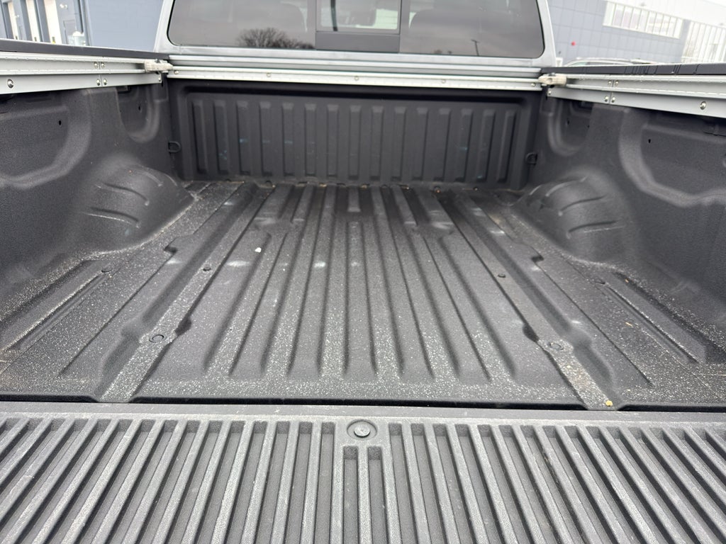 2024 Nissan Titan 4x4 Crew Cab SV