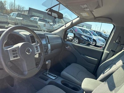 2017 Nissan Frontier 2017.5 Crew Cab 4x4 SV V6 Auto