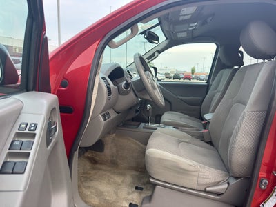 2015 Nissan Frontier 4WD Crew Cab LWB Auto SV