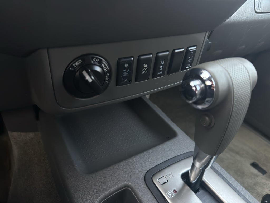 2015 Nissan Frontier 4WD Crew Cab LWB Auto SV