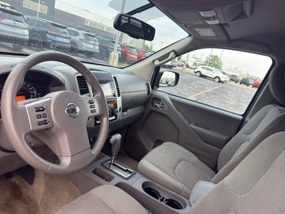 2015 Nissan Frontier 4WD Crew Cab LWB Auto SV